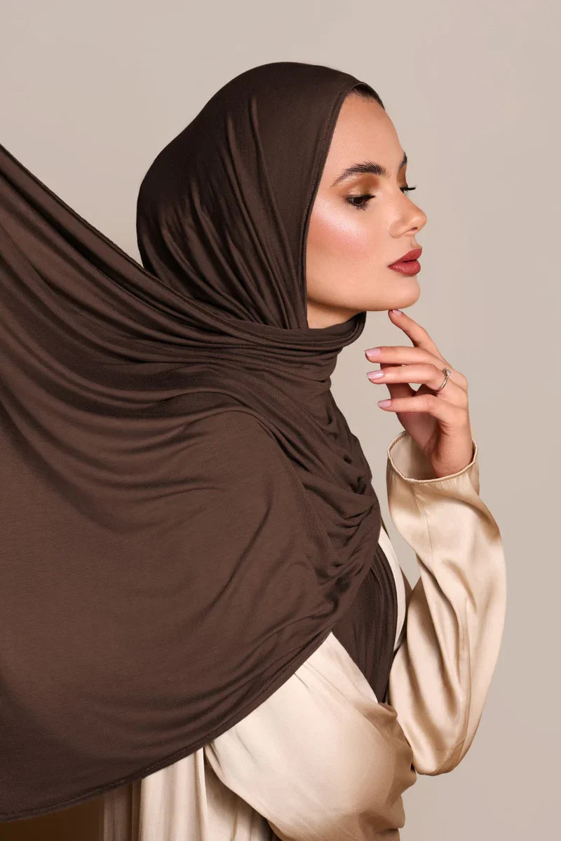 How do I wear the hijab correctly?