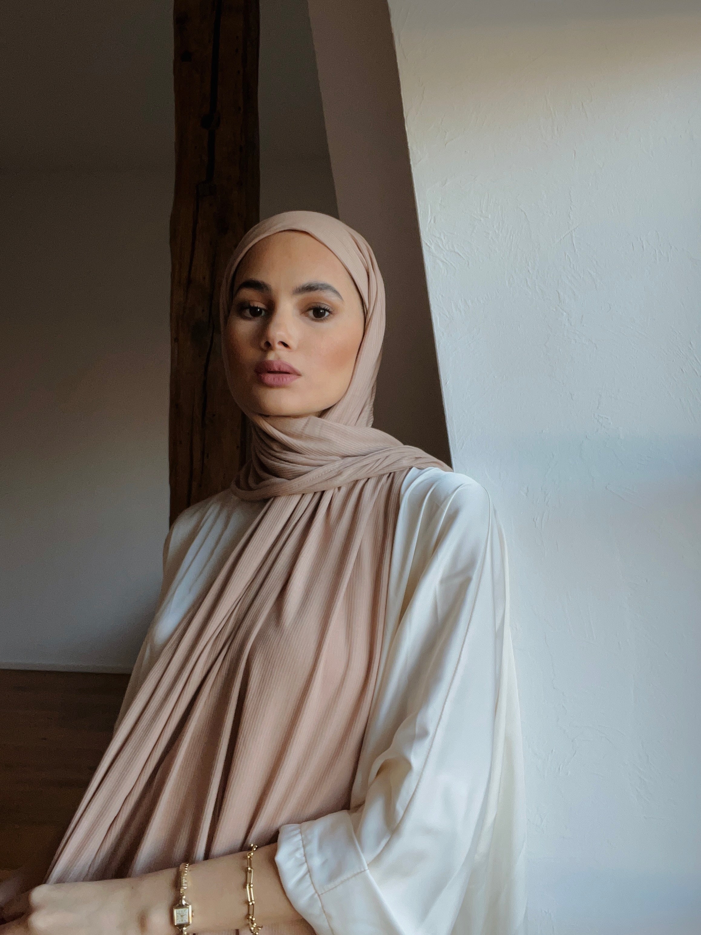 Die perfekte Hijab-Farbe für deinen Hauttyp – So findest du deinen Ton